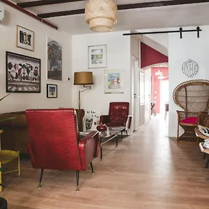  Albergue The Hostello